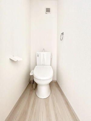 �g�C���@�����`Toilet�`�@�Y��E�X�b�L���E���K�ȃE�H�V�����b�g�t�g�C���ł��낰���Ԃł��B�g�C���͖����g�킴��𓾂Ȃ����́B����������ۂ������ł��ˁB�g�C����2��������̂Œ��̍��G���ɕ֗��ł��I