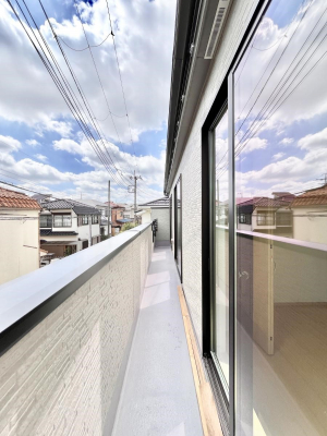 �o���R�j�[�@�����`Balcony�`  �o���R�j�[�͉������z���������݁A���z�c����󕨂��C�����悭�������Ƃ��ł��܂��B  �g���₷���J���I�ȃo���R�j�[�ł����z�����������Ղ�~�蒍���A�o���R�j�[�t���Z�܂��B  