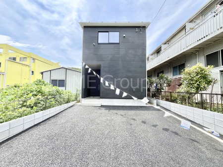 ���n�O�ώʐ^�@�O�ρ`Exterior�`�@��s���œ���̃X���[���C�t���΂Ɉ͂܂ꂽ�y�n�͓s��̌�����Y���ꂻ���B�l�G��ʂ��Ď��R�ƐG�ꍇ����X�|�b�g�����ӂɂ͐��肾������I�Z�݂����Ȃ�ƁB��炵�������B