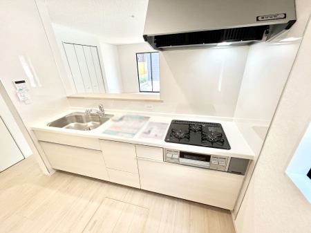 �L�b�`���@�����`Kitchen�`  ���r���O�����n����J�E���^�[�L�b�`���B  ���������Ȃ���Ƒ��ƃR�~���j�P�[�V�������Ƃ�邾���łȂ��A�傫�ȊJ���������邱�Ƃ��ł��܂��B  ���q�l�̐����������邱�Ƃ��ł��܂��ˁI