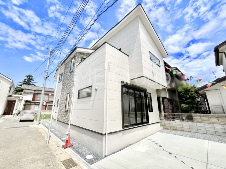 ���n�O�ώʐ^�@�O�ρ`Exterior�`  �ՐÂȏZ��n�Ŏq��ĉƑ��Ƀs�b�^���B  �����̂��U�������K�ȗ΂Ɍb�܂ꂽ�G���A�ŁA���R�ɕ�܂ꂽ���₩�ȕ�炵���������邽�߂́A��Ƃ肠��Z���������Ă��܂��B