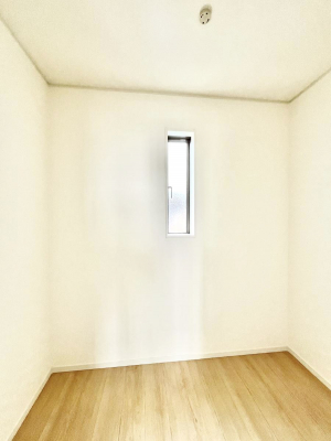 ���̑��@�������Q�������`Walk-in Closet�`�@��������̗m���������Ă��V���ɂȂ�ɂ����E�H�[�N�C���N���[�[�b�g�B�m���ȊO�ɂ��A���i�g��Ȃ��Ɠd��X�[�c�P�[�X�A�X�g�b�N�i�Ȃǉ��ł��Еt����������Ԃł��B