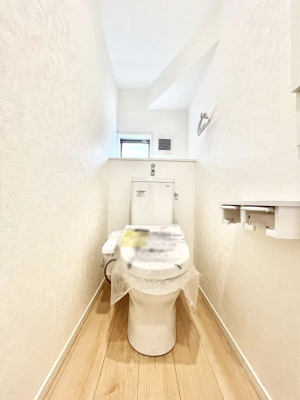 �g�C���@�g�C����1�K��2�K���ꂼ��ɔz�u����Ă��ĂƂĂ��֗��ł��B 