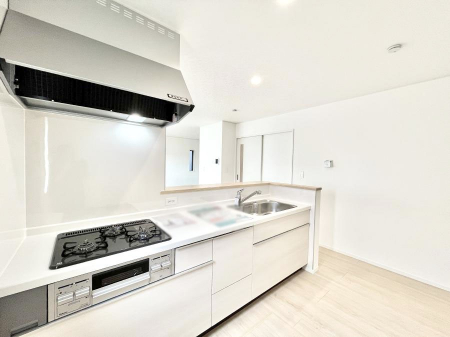�L�b�`���@�������Q�������`Kitchen�`�@�u���������͉�����낤�v����ȃL�b�`���Ȃ�v�������藿�����ł����Ⴂ�܂��B�L�b�`������̓��r���O����]�ł��܂��B�Ƒ����Ȃ��邨�Ƃ������ɂ������܂��B