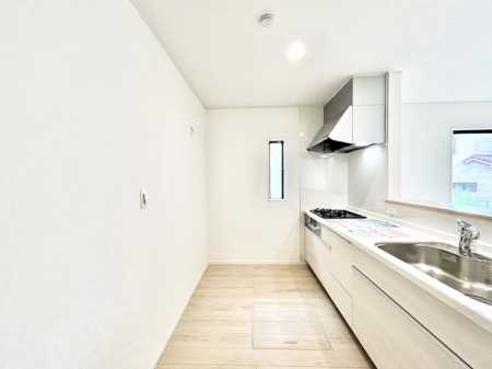 �L�b�`���@�������P�������`Kitchen�`�@���R�������鑋�̂���L�b�`���������g���ꏊ�����炱���A�g��������l�����܂����B�������Ƃ����L�b�`���R�[�i�[�͎����L���Ȏd�オ��ƂȂ��Ă���܂��B