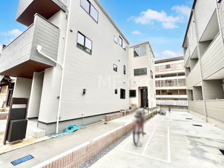 ���n�O�ώʐ^�@�O�ρ`Exterior�`�@���X�����Ȃ���A�咣���߂����ǂ����]�T������������V���[�v�ȃt�H�����ŘȂޓ@��́A���V�̋�ƏƂ炵���킹�鎖�ŁA�{������ׂ������`�̎p�������Ă���܂��B