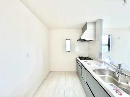 �L�b�`���@�����`Kitchen�`�@���R�������鑋�̂���L�b�`���������g���ꏊ�����炱���A�g��������l�����܂����B�������Ƃ����L�b�`���R�[�i�[�͎����L���Ȏd�オ��ƂȂ��Ă���܂��B