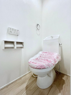 �g�C���@�����`Toilet�`�@�Y��E�X�b�L���E���K�ȃE�H�V�����b�g�t�g�C���ł��낰���Ԃł��B�g�C���͖����g�킴��𓾂Ȃ����́B����������ۂ������ł��ˁB�g�C����2��������̂Œ��̍��G���ɕ֗��ł��I