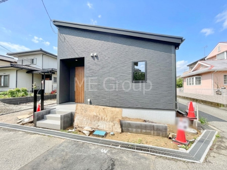 ���n�O�ώʐ^�@�O�ρ`Exterior�`�@��s���œ���̃X���[���C�t���΂Ɉ͂܂ꂽ�y�n�͓s��̌�����Y���ꂻ���B�l�G��ʂ��Ď��R�ƐG�ꍇ����X�|�b�g�����ӂɂ͐��肾������I�Z�݂����Ȃ�ƁB��炵�������B