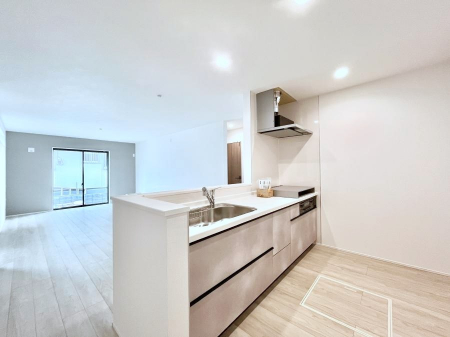 �L�b�`���@�����`Kitchen�`�@�u���������͉�����낤�v����ȃL�b�`���Ȃ�v�������藿�����ł����Ⴂ�܂��B�L�b�`������̓��r���O����]�ł��܂��B�Ƒ����Ȃ��邨�Ƃ������ɂ������܂��B