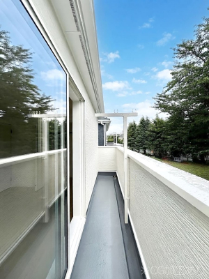 �o���R�j�[�@�������P�������`Balcony�`�@������̃o���R�j�[�̑O�ɂ͉_�ȊO�ɑ��z���Ղ���̂�����܂���B�����󕨂������₷���A����薾�邭�C�����̂������������Ă��܂��B�g���₷���J���I�ȃo���R�j�[�ł���