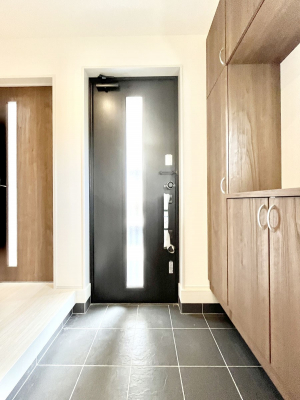���ց@������1�������`Entrance�`�@�Ƃ̒��ł��q�l���}����ŏ��̏ꏊ�ł��錺�ւ́A�Ƃ̈�ۂ��̂��̂ł��I�L�x�Ȍ��֎��[�ŁA����Y��ɕۂ��Ƃ��o���܂��􌺊ւɂ͂����Ղ���[�̉��ʔ��������I