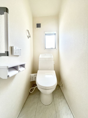 �g�C���@������1�������`Toilet�`�@�Y��E�X�b�L���E���K�ȃE�H�V�����b�g�t�g�C���ł��낰���Ԃł��B�̌������薾�邭�A���K��ԂƂȂ��Ă���܂��������g���ꏊ�����炱���̔z���ł��I