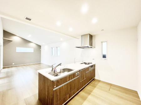 �L�b�`���@�����`Kitchen�`  ���r���O�����n����J�E���^�[�L�b�`���B  ���������Ȃ���Ƒ��ƃR�~���j�P�[�V�������Ƃ�邾���łȂ��A�傫�ȊJ���������邱�Ƃ��ł��܂��B  ���q�l�̐����������邱�Ƃ��ł��܂��ˁI