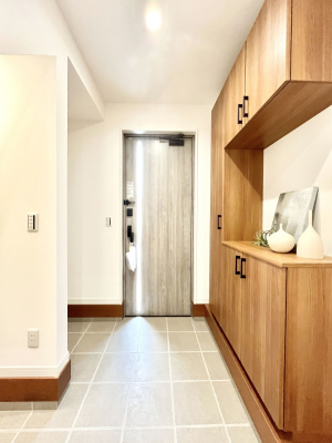 ���ց@������No.5���`Entrance�`�@�Ƃ̒��ł��q�l���}����ŏ��̏ꏊ�ł��錺�ւ́A�Ƃ̈�ۂ��̂��̂ł��I�L�x�Ȍ��֎��[�ŁA����Y��ɕۂ��Ƃ��o���܂��􌺊ւɂ͂����Ղ���[�̉��ʔ��������I