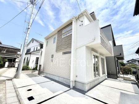 ���n�O�ώʐ^�@�O�ρ�1�������`Exterior�`�@�ՐÂȏZ��n�Ŏq��ĉƑ��ɍœK�B�΂Ɍb�܂ꂽ�G���A�ł��U�������K�ŁA���R�ɕ�܂ꂽ���₩�ȕ�炵��������Z���ł��B�΂̏����������Ȃ���z�b�Ɖ߂��������B