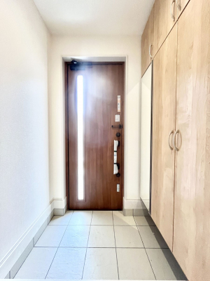 ���ց@������1�������`Entrance�`�@�Ƃ̒��ł��q�l���}����ŏ��̏ꏊ�ł��錺�ւ́A�Ƃ̈�ۂ��̂��̂ł��I�L�x�Ȍ��֎��[�ŁA����Y��ɕۂ��Ƃ��o���܂��􌺊ւɂ͂����Ղ���[�̉��ʔ��������I