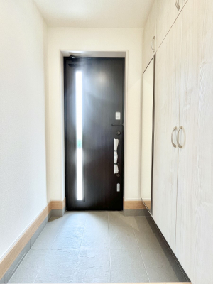 ���ց@������3�������`Entrance�`�@�Ƃ̒��ł��q�l���}����ŏ��̏ꏊ�ł��錺�ւ́A�Ƃ̈�ۂ��̂��̂ł��I�L�x�Ȍ��֎��[�ŁA����Y��ɕۂ��Ƃ��o���܂��􌺊ւɂ͂����Ղ���[�̉��ʔ��������I