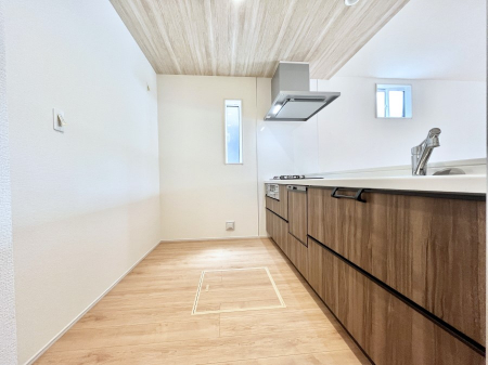 �L�b�`���@������3�������`Kitchen�`�@���R�������鑋�̂���L�b�`���������g���ꏊ�����炱���A�g��������l�����܂����B�������Ƃ����L�b�`���R�[�i�[�͎����L���Ȏd�オ��ƂȂ��Ă���܂��B