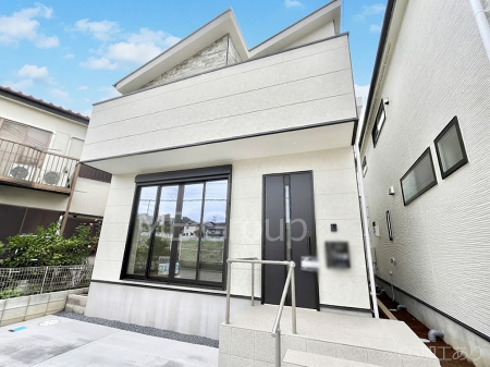���n�O�ώʐ^�@�O�ρ��P�������`Exterior�`�@��s���œ���̃X���[���C�t���΂Ɉ͂܂ꂽ�y�n�͓s��̌�����Y���ꂻ���B�l�G��ʂ��Ď��R�ƐG�ꍇ����X�|�b�g�����ӂɂ͐��肾������I�Z�݂����Ȃ�ƁB��炵�������B