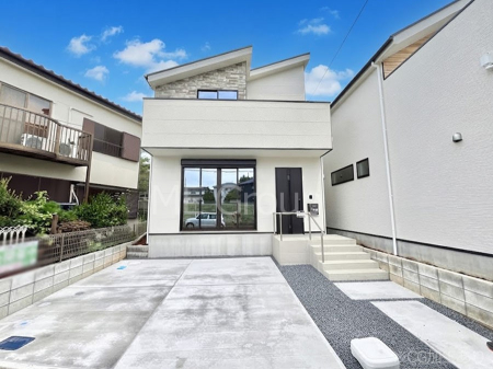 ���n�O�ώʐ^�@�O�ρ��P�������`Exterior�`�@��ˌ��Ă̑傫�ȃ����b�g�́A�����B�́u�y�n�v���u���R�Ɂv�g���鎖�ł��B�K�[�f�j���O��c�h�x�C�Ԃ�o�C�N�̎�ȂǗl�X�ȗp�r�ŗ��p�ł��܂��B