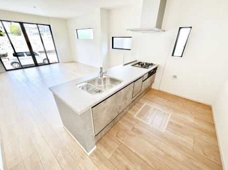 �L�b�`���@�������P�������`Kitchen�`�@���R�������鑋�̂���L�b�`���������g���ꏊ�����炱���A�g��������l�����܂����B�������Ƃ����L�b�`���R�[�i�[�͎����L���Ȏd�オ��ƂȂ��Ă���܂��B