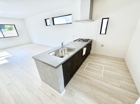 �L�b�`���@�������Q�������`Kitchen�`�@���R�������鑋�̂���L�b�`���������g���ꏊ�����炱���A�g��������l�����܂����B�������Ƃ����L�b�`���R�[�i�[�͎����L���Ȏd�オ��ƂȂ��Ă���܂��B