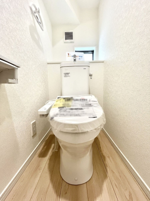 �g�C���@�g�C����1�K��2�K���ꂼ��ɔz�u����Ă��ĂƂĂ��֗��ł��B 