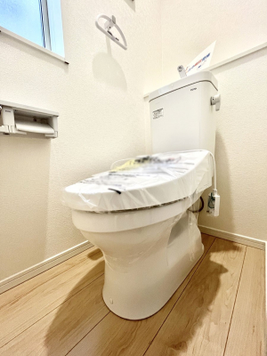 �g�C���@�g�C����1�K��2�K���ꂼ��ɔz�u����Ă��ĂƂĂ��֗��ł��B 