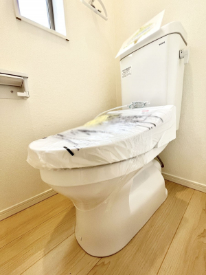 �g�C���@�g�C����1�K��2�K���ꂼ��ɔz�u����Ă��ĂƂĂ��֗��ł��B 