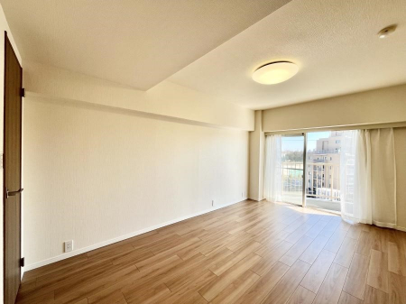 �Q���@�����`Bed Room�`�@�u��������������l�v�Ƃ��v�w�ł�����肭�낰��Q���B�����̉Ǝ��₨�d���ɔ�ꂽ���̓t�J�t�J�̃x�b�g�Ŗ�����Ă��������B�e���r��{�I�������Ă����K�ȍL����������
