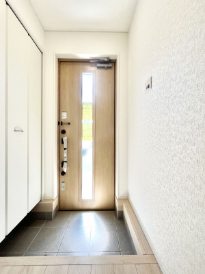 ���ց@�������T�������`Entrance�`�@�Ƃ̒��ł��q�l���}����ŏ��̏ꏊ�ł��錺�ւ́A�Ƃ̈�ۂ��̂��̂ł��I�L�x�Ȍ��֎��[�ŁA����Y��ɕۂ��Ƃ��o���܂��􌺊ւɂ͂����Ղ���[�̉��ʔ��������I