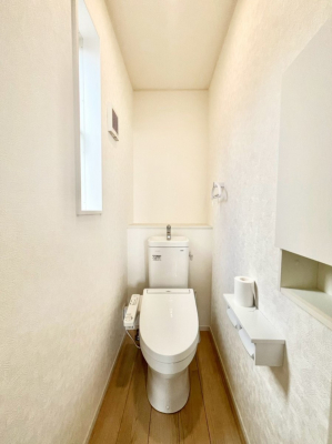 �g�C���@�����`Toilet�`�@�Y��E�X�b�L���E���K�ȃE�H�V�����b�g�t�g�C���ł��낰���Ԃł��B�g�C���͖����g�킴��𓾂Ȃ����́B����������ۂ������ł��ˁB�g�C����2��������̂Œ��̍��G���ɕ֗��ł��I