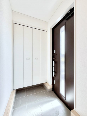 ���ց@������1�������`Entrance�`�@�Ƃ̒��ł��q�l���}����ŏ��̏ꏊ�ł��錺�ւ́A�Ƃ̈�ۂ��̂��̂ł��I�L�x�Ȍ��֎��[�ŁA����Y��ɕۂ��Ƃ��o���܂��􌺊ւɂ͂����Ղ���[�̉��ʔ��������I