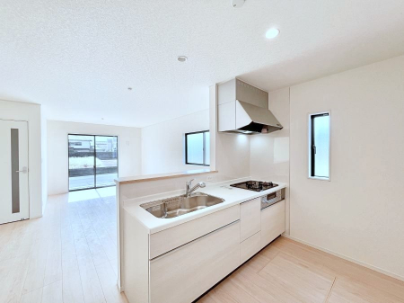 �L�b�`���@������1�������`Kitchen�`�@�u���������͉�����낤�v����ȃL�b�`���Ȃ�v�������藿�����ł����Ⴂ�܂��B�L�b�`������̓��r���O����]�ł��܂��B�Ƒ����Ȃ��邨�Ƃ������ɂ������܂��B