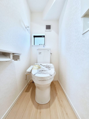 �g�C���@������4�������`Toilet�`�@�Y��E�X�b�L���E���K�ȃE�H�V�����b�g�t�g�C���ł��낰���Ԃł��B�̌������薾�邭�A���K��ԂƂȂ��Ă���܂��������g���ꏊ�����炱���̔z���ł��I
