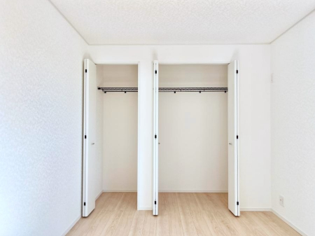 ���[�@������5�������`Storage�`�@���������̎��[�ɂ͍S��܂����B�L���ɐ݂������[�B�����ł��󂢂Ă���X�y�[�X�����[�ɂ��邱�ƂŁA���ʂ̂Ȃ���Ԃ����o���Ă���܂��B���ו����������ɂ����S�ł��B