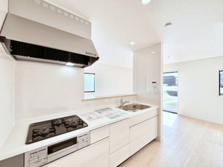 �L�b�`���@������5�������`Kitchen�`�@�u���������͉�����낤�v����ȃL�b�`���Ȃ�v�������藿�����ł����Ⴂ�܂��B�L�b�`������̓��r���O����]�ł��܂��B�Ƒ����Ȃ��邨�Ƃ������ɂ������܂��B