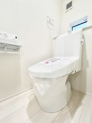 �g�C���@������2�������`Toilet�`�@�������̂��鐅����g�C���̓E�H�V�����b�g�t���ł����g�C���͖����g�킴��𓾂Ȃ����́B����������ۂ������ł��ˁB�g�C����2��������̂Œ��̍��G���ɕ֗��ł��I