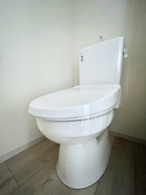 �g�C���@������1�������`Toilet�`�@�Y��E�X�b�L���E���K�ȃE�H�V�����b�g�t�g�C���ł��낰���Ԃł��B�g�C���͖����g�킴��𓾂Ȃ����́B����������ۂ������ł��ˁB�g�C����2��������̂Œ��̍��G���ɕ֗��ł��I