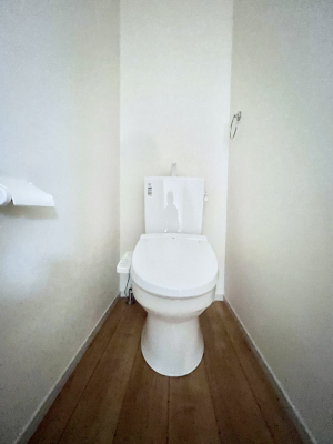 �g�C���@������2�������`Toilet�`�@�Y��E�X�b�L���E���K�ȃE�H�V�����b�g�t�g�C���ł��낰���Ԃł��B�̌������薾�邭�A���K��ԂƂȂ��Ă���܂��������g���ꏊ�����炱���̔z���ł��I