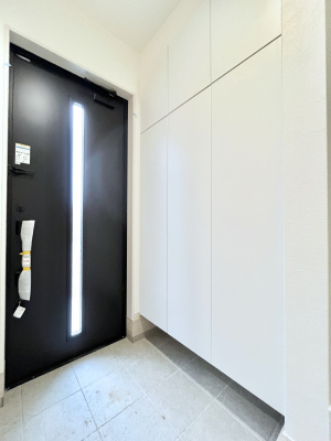 ���ց@������3�������`Entrance�`�@�Ƃ̒��ł��q�l���}����ŏ��̏ꏊ�ł��錺�ւ́A�Ƃ̈�ۂ��̂��̂ł��I�L�x�Ȍ��֎��[�ŁA����Y��ɕۂ��Ƃ��o���܂��􌺊ւɂ͂����Ղ���[�̉��ʔ��������I