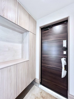 ���ց@������B�������`Entrance�`�@�Ƃ̒��ł��q�l���}����ŏ��̏ꏊ�ł��錺�ւ́A�Ƃ̈�ۂ��̂��̂ł��I�L�x�Ȍ��֎��[�ŁA����Y��ɕۂ��Ƃ��o���܂��􌺊ւɂ͂����Ղ���[�̉��ʔ��������I