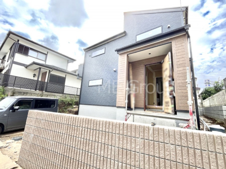 ���n�O�ώʐ^�@�O�ρ�2�������`Exterior�`�@�_�炩�ȗz�����������ޖ��邢�Z�܂������o����݌v�B�̌��ɔz�����������A�����ɐS�n�悢����͂��A���������K�ɉ߂����閾�邭�J���I�ȋ�Ԃ�n��グ�܂��B  
