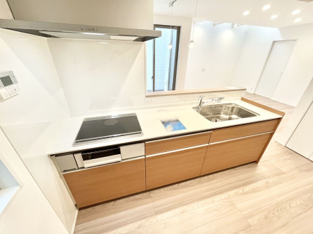 �L�b�`���@���������Ȃ���ł����Ƒ��Ƃ̉�b���y���߂�ΖʃL�b�`��