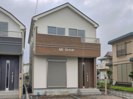 ���n�O�ώʐ^�@�`Exterior�`�@�ՐÂȏZ��n�Ŏq��ĉƑ��Ƀs�b�^���B�����̂��U�������K�ȗ΂Ɍb�܂ꂽ�G���A�ŁA���R�ɕ�܂ꂽ���₩�ȕ�炵���������邽�߂́A��Ƃ肠��Z���������Ă��܂��B
