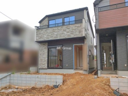���n�O�ώʐ^�@��1�������`Exterior�`�@�΂Ɍb�܂ꂽ�ՐÂȏZ��n�́A�L�т₩�ȃX���[���C�t�������Ă���܂��B�G�߂̈ڂ낢��g�߂Ɋ���������Ŏq��Ă���΁A���q�l�������Ƒf���ɐ������Ă����͂��ł��I  