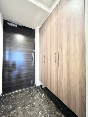 ���ց@�����`Entrance�`�@�Ƃ̒��ł��q�l���}����ŏ��̏ꏊ�ł��錺�ւ́A�Ƃ̈�ۂ��̂��̂ł��I�L�x�Ȍ��֎��[�ŁA����Y��ɕۂ��Ƃ��o���܂��􌺊ւɂ͂����Ղ���[�̉��ʔ��������I