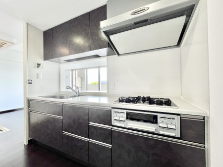 �L�b�`���@�����`Kitchen�`  �u���������͉�����낤�v����ȃL�b�`���Ȃ�v�������藿�����ł����Ⴂ�܂��B  �L�b�`������̓��r���O����]�ł��Ƒ����Ȃ��邨�Ƃ������ɂ������܂��B  
