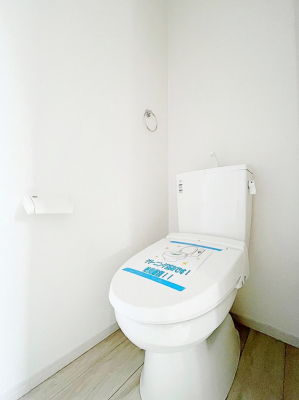 gC@`Toilet`  YEXbLEKȃEHVbgtgCł낰ԂłB  gC͖g킴𓾂Ȃ́B  ۂłˁB  gC2̂Œ̍Gɕ֗łI    